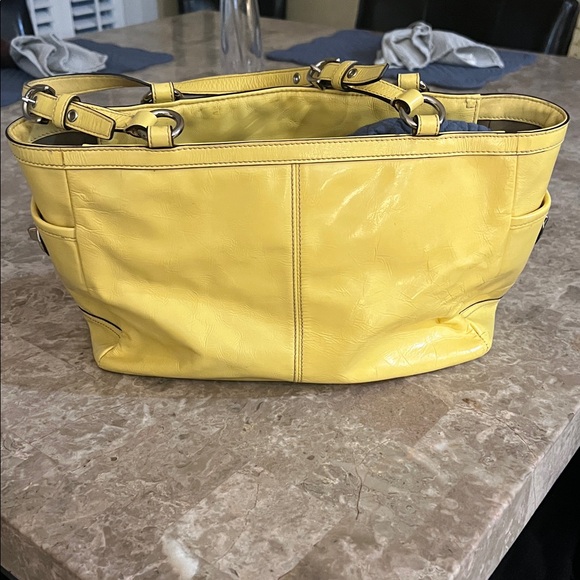 Coach Vintage East West Gallery Yellow Patent Leather Tote Bag. GUC. - Picture 8 of 15